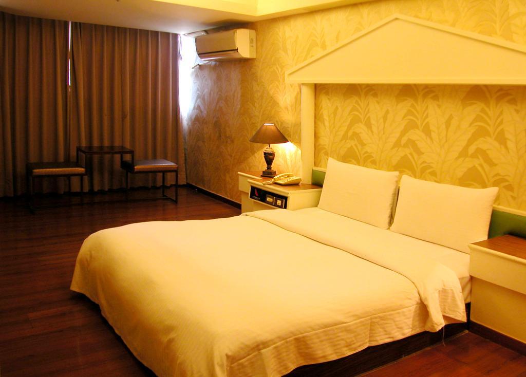 Zaw Jung Business Hotel Тайчжун Экстерьер фото